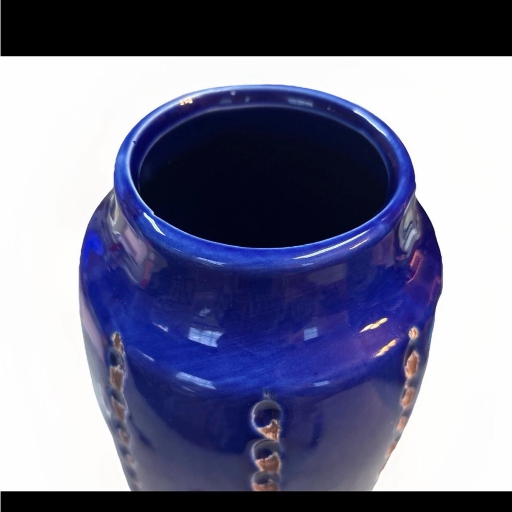 Elegant Blue Ceramic Vase - Picture 2 of 2